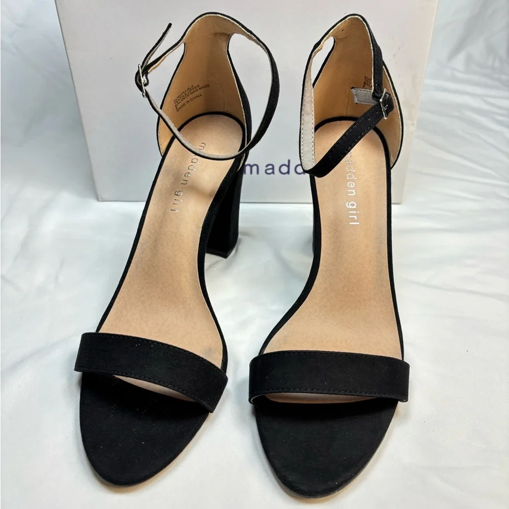 Madden‎ Girl “Aurora” Black Block Heel Sandals • Size 9M 👠🖤 - Picture 2 of 7